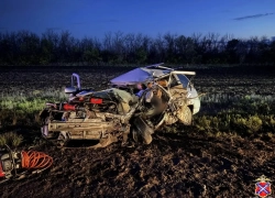Двое водителей ВАЗов скончались в жутких авариях на волгоградских трассах — пострадали 4 ребенка 