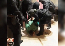  36-летний волгоградец взял в заложники свою сожительницу