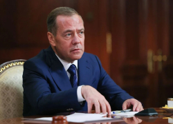 «Киберпространство давно превратилось в поле боя»: Дмитрий Медведев — о защите данных, суверенитете и будущем России