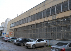 Пятиэтажный корпус на главной улице Волгограда могут продать по цене двух квартир