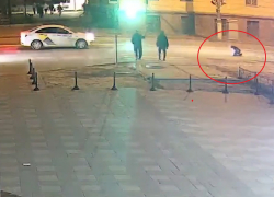Бешеный байкер за 7 секунд покалечил подростка на переходе в Волгограде: шок-кадры