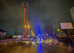 Батоны разметало по дороге: последствия шок-ДТП с погибшим в крещенскую ночь попали на видео в Волгограде