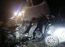 Мужчина погиб в сплющенной LADA под Волгоградом 