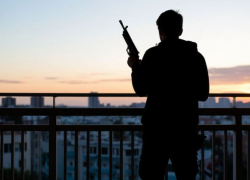 Подросток расстрелял ребенка с балкона в Волгограде