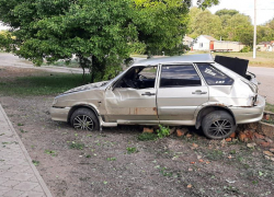 21-летний водитель ВАЗа не справился с управлением и погиб под Волгоградом 