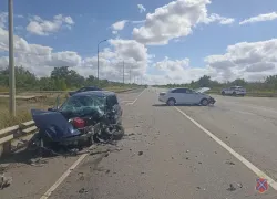 Водитель скончался, три человека пострадали в шок-ДТП на волгоградской трассе