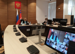 «Нет ни образования, ни времени»: волгоградские депутаты решили штрафовать мелких чиновников за проблемы капремонта   