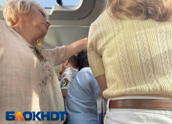 «В такие дни на такси нужно ездить!»: бешеная давка с утра 1 сентября в транспорте взбесила даже школьников