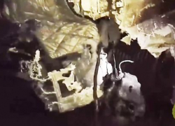 Железо в клочья: страшные кадры сняли на месте гибели двоих в иномарке на волгоградской трассе