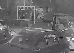 Волгоградец забрался в чужую машину и порезал сидения