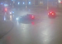 Появилось видео массовой аварии с "Теслой" в центре Волгограда