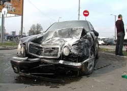 Девушка на ВАЗе протаранила Mercedes-Benz на севере Волгограда
