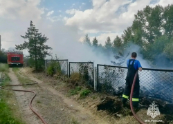 Двое погибли в сгоревшем дотла деревянном доме на севере Волгоградской области
