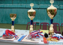 В Волгограде на УТБ «Ротор» состоялось закрытие турнира «Кожаный мяч» [видео]