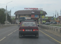 Волгоградцы встретили на дороге старенькое авто с номерами СССР