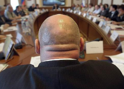 Мышиная возня: недавно избранные волгоградские депутаты делят кресло председателя