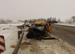 Подробности ДТП, в котором разбился таксист в Волгоградской области, обгоняя фуры