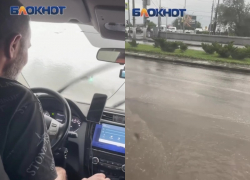 Машины плывут, Волги не видно: ливень за пару минут затопил Волгоград