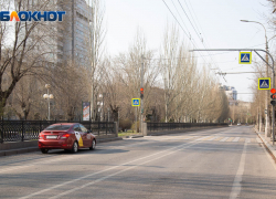 Водителям в Волгограде предлагают заработать от 80 тысяч рублей