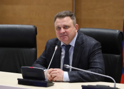 Известного волгоградского депутата заподозрили в раздвоении личности
