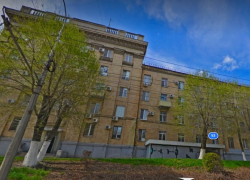 Кипяток третьи сутки льется из кранов в общежитии в центре Волгограда