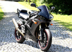 Байкер на Yamaha врезался в грузовик и погиб в Волгоградской области