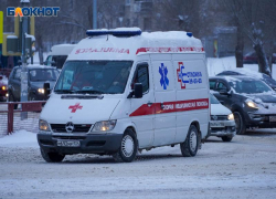 Попавшую под машину трёхлетнюю малышку спасают нейрохирурги в Волгограде