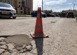 Водитель Lada Priora насмерть сбил женщину на трассе в Волгоградской области