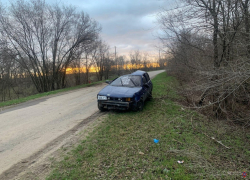 Шестеро взрослых и подросток попали в больницу после ДТП в Волгоградской области