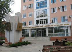 В Волгограде пациент выпал с 6-го этажа ковидного госпиталя