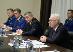 Наказать недобросовестных чиновников в Волгограде призвал генпрокурор РФ Александр Гуцан