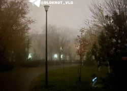 Популярный сквер в центре Волгограда погрузился во тьму 