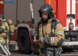 Под Волгоградом потушили сильный пожар в доме - «тысячнике»