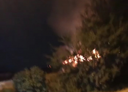 Горящий частный дом в Волгограде попал на видео