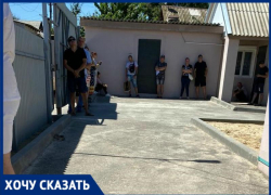Волгоградка показала на видео выставленных на 40-градусную жару пациентов диспансера