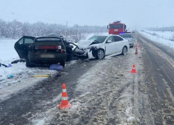 Четыре человека погибли на заснеженных волгоградских трассах