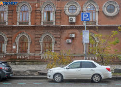 Парковка у супермаркета стала местом кровавого убийства в Волгограде