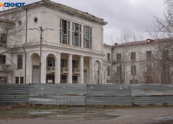 Незаконные заборы массово демонтируют по всему Волгограду