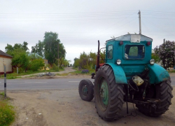 Велосипедист по встречке протаранил трактор в Волгоградской области