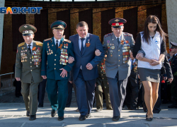 Волгоградский губернатор выгнал чиновников на работу в майские праздники