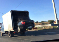 «Рождение Lada Granta» из грузовика запечатлели волгоградцы
