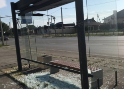 Неизвестные разгромили остановку на ГЭС в Волгограде