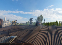 В Волгограде тушили пожар в цеху «Красного Октября»