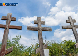 Названа причина смерти женщины, пришедшей умирать на могилу дочери под Волгоградом