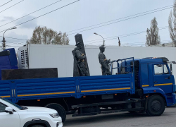 "Опять Сталин?": волгоградцы заметили на дороге новый памятник