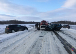 Выезд на встречку закончился двумя смертями на волгоградской трассе 