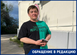 Рухнувшее дерево отправило в больницу двух волгоградок