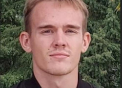 Нашли телефон у переезда: молодой блондин таинственно пропал под Волгоградом 