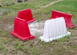 Булькающее водяное извержение сняли на видео в Волгограде