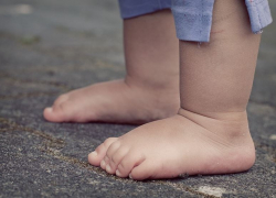4-летний мальчик вылетел из автомобиля на обочину в Волгоградской области